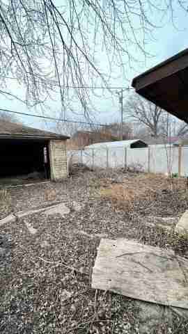 5557 Three Mile (21).jpg